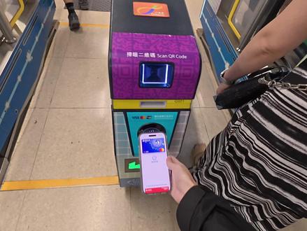港铁尖东站的chiikawa联名又限时回归了 使用招商银行万事达借记卡Apple Pay过闸实录#chiikawa #港铁 #招商银行万事达卡
