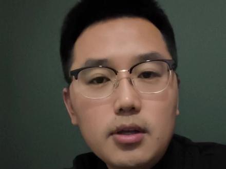 高中英语想要冲击140+,就要兼顾到所有细节。高考英语错误率最高的题,往往就是完型填空里的熟词生义,尖子生也逃不过。所以,还是得重视起来,踏踏实实地完成《背诵版》和《默写版》,助你成功#高中英语 #高中英语老师 #高考英语 #高中生 #英语教学
