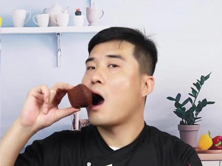 星巴克同款的巧克力马芬杯,做法超简单,搅一搅就可以做,口感松软又好吃#巧克力马芬杯 #巧克力纸杯蛋糕 #纸杯蛋糕 #蛋糕甜品 #巧克力蛋糕