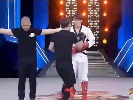 跆拳道VS摔跤姚红刚#跆拳道 #摔跤 #姚红刚