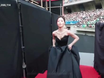 妹宝咋这么美!#金裕贞 #红毯 #aaa颁奖典礼