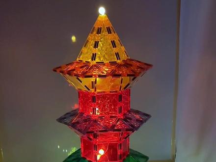 雷峰塔教程,需要的磁力片有点多哦!#磁力片的1000种玩法 #磁力片拼图大全教程 #磁力片玩具教程