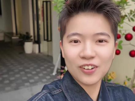 红鲤鱼与绿鲤鱼与屈雨瑜!🐟这句slogan,你们跟着念了吗?
2025最后一个月,回看这一年——我从厨房的小天地,走到了更广阔的世界里✨带上烟火气,去见新天地,实现了我的小跨越。感谢2025有你们,2026继续一起吃好吃的、聊有趣的事~
你们今年有哪些小跨越?评论区分享你的故事吧
#屈雨瑜 #宴究生 #迎接2026 #2025年总结