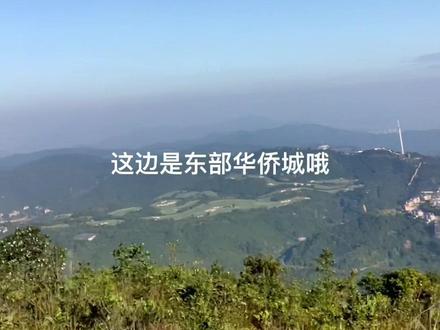 深圳东部森林非常合适越野跑训练
个人的越野跑训练58公里4203米爬升,用时10小时09分。
下面介绍一下训练的路线:
深圳梧桐山北门出发途径
——罗龙界—一大梧桐山顶大卫攀云径—西坑山脊-小坳顶--盐田坳——园山山址——三洲田水库——梅沙尖——茶溪谷——云海高尔夫球场——马峦山西侧山脊—鸡公髻山脊——农业科技园一碧岭社区—打鼓嶂——响水河——鹅公髻山脊——三洲田水库——园山——盐田坳——小坳——西坑山脊——大梧桐山顶——梧桐山停车场—盘山公路 终点梧桐山北门全程60%士路10%台阶,20%硬化路。
路途补给:
1、补给非常方便分别在12公里谭仙庙开心驿站可补给泡面、米饭、水和各种功能饮料,
2、15公里处有山泉水,
3、20公里茶溪谷补给有面和各种小吃,
4、30公里碧岭社区想吃什么都有,
5、30至44公里返程只有在40公里处可补泉水
6、44公里回到开心驿站可以充分补给,
7、44公里处至终点14公里1000+爬升需要准备充足的水
推荐训练⭐⭐⭐⭐⭐
爬升难度⭐⭐⭐⭐⭐
风景⭐⭐⭐⭐⭐
路况⭐⭐⭐⭐⭐
是一条非常综合的训练路段,如果你是跑百公里越野必须推荐此路线。
各级别预计用时:
职业选手7-8小时
业余大神8-9小时
大神9-12小时
小白和未完成过60公里以上的不推荐,因为路线太难下撤路口太多不容易完成此路线训练。#梧桐山#越野跑#东森小环 #深圳 #风景