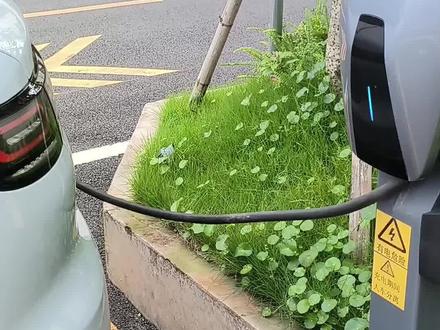 车友们觉得 在电动车上面睡觉 安全吗#新能源汽车 #零跑c11增程版