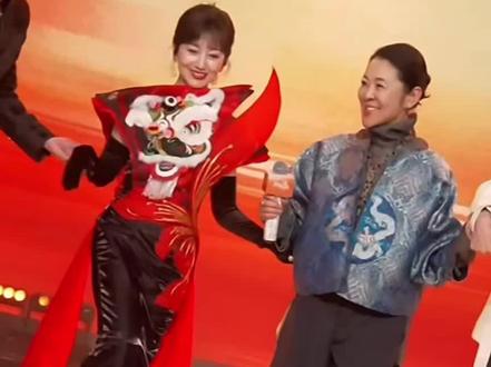 2025.12.26
光从东方来
城市音乐会
奔跑
在倪萍老师后面的妈
摇摇晃晃的好可爱ᰔᩚ
#赵雅芝