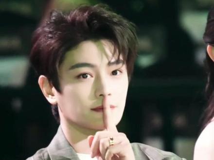 丁禹兮嘘这一下太帅了😍爆灯爆灯爆灯!
#丁禹兮 #星光大赏 #丁禹兮获奖 #心动的感觉