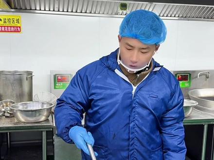 #八大碗 #家乡美食 朋友们年货都准备好了吗 来看看张红旗清真八大碗 传统地道美食