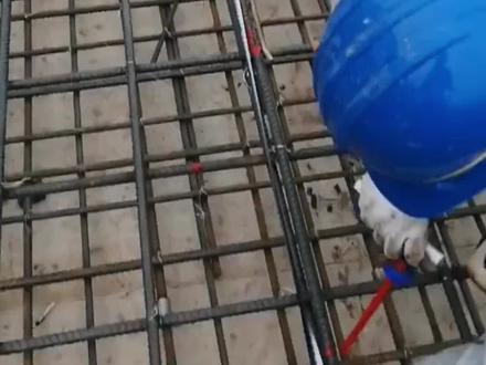 主楼与地库筏板相交位置,有高差,钢筋怎么做##建筑工程 #施工现场实拍 #工程人 #施工图纸