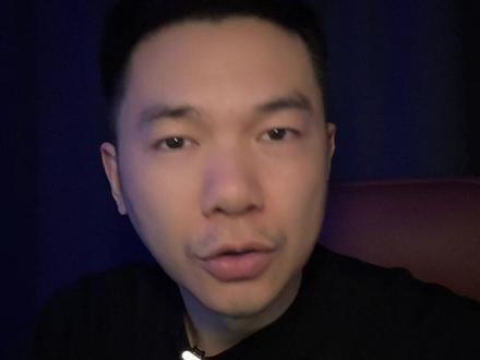 一句AI指令,快速、准确、全面地复刻任何一张图的风格 图片风格,不是模糊的感觉,而是精确的数据结构。而这句指令,可以提取画面的数据结构的“DNA”。#AI指令 #AI提示词 #图片风格 #提示词工程 #复刻图片
