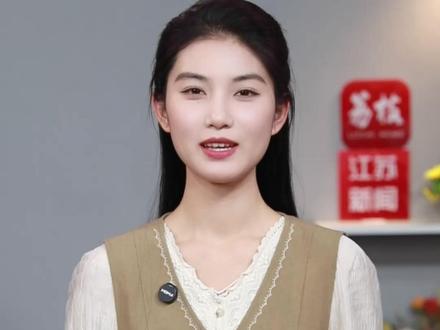 “神二十二航天员乘组”将永远空缺!那里值得挂上一枚胜利勋章 #神22乘组在序列中永远空缺 #神22乘组序列空缺处值得一枚胜利勋章
随着神舟二十号航天员顺利返回地球,这场持续20天、牵动无数人心弦的“太空应急大考”画上了圆满句号。近日,关于神舟二十号遭遇太空撞击的具体细节逐步公布。种种实践再次证明:中国有能力确保航天员安全往返天地间。接下来,神舟二十号会以不载人的状态返回地球,而“神舟二十二号航天员乘组”将成为永远空缺的序列号。不过,这绝不是遗憾,而将成为刻在中国载人航天史上,太空应急处置的胜利勋章!#媒体精选计划