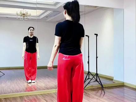 完整版慢动作分解来啦,#最美的歌儿唱给妈妈 #零基础学舞蹈 #抖音广场舞#抖音玩法合伙人计划#潮流广场舞