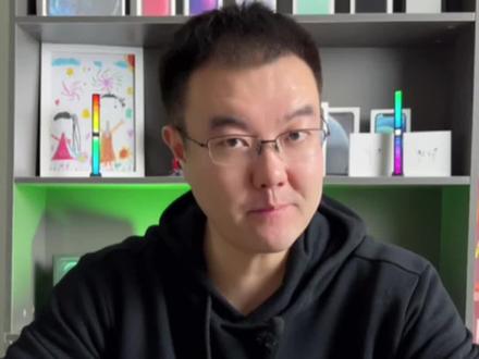 苹果8到11如何实现磁吸充电呢?使用这款麦多多苹果磁吸无线充电宝。 #苹果无线充电 @麦多多Mcdodo