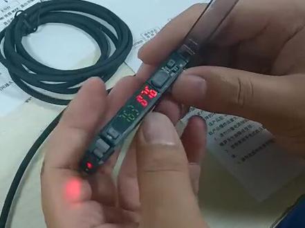 #光纤放大器数值调试 #光纤放大器 #接近开关生产厂家 思拓邦传感器,谁用谁满意!