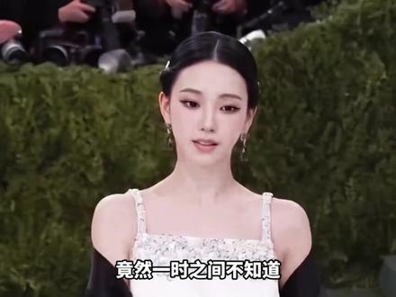 国外网友热议Faker与柳智敏拍摄广告:他发现不是键盘立马会松手#Faker #盼之 #柳智敏 #英雄联盟#aespa