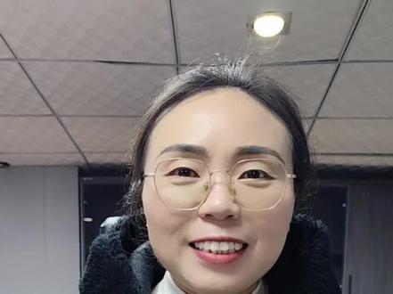 乐山的兄弟姐妹们,罗姐今天不聊家具,聊个大
瓜!🍉
前两天在店里接待了位00后男生的妈妈,家底殷
实,给未来儿媳提了“五不要”。
听完我都愣住了,这标准放在乐山,算不算高?
大家评评理,特别是年轻的妹妹些,你们能接受几
条?
#乐山#婆婆选儿媳#本地热点#乐山欣欣家私#
罗姐聊家居