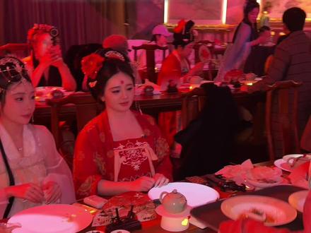 刘季一万钱!体验当皇帝的感觉 #叙宴#杭州探店#沉浸式餐厅#宫廷盛宴 #寒假去哪儿