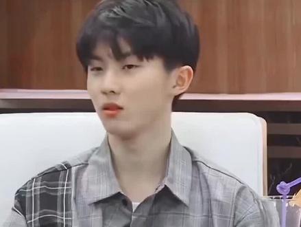 马嘉祺:我露的不是“马脚”,是真实的自己#马嘉祺马年露马脚 #娱乐评论大赏 #马嘉祺缓释胶囊 #创作者中心 #创作灵感