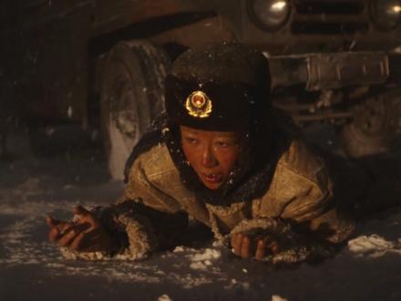 这一抱,多杰等了整整二十年!当他抱住白菊的瞬间,时光仿佛倒流,当年没能救下卓玛的遗憾,终于在这一刻被彻底填补。#生命树 #生命树杨紫守护高原绝境 #杨紫 #胡歌 #抖音精选