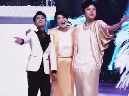 王源&贾乃亮模仿毛阿敏经典歌曲思念连原唱都要场了#热门音乐🔥 #每日推荐音乐 #经典老歌怀旧金曲 @抖音小助手 @DOU+上热门