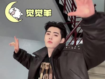 比划龙舟更让朴成训痴迷的pose出现了#朴成训 #enhypen #抽象 #搞笑 #朴综星