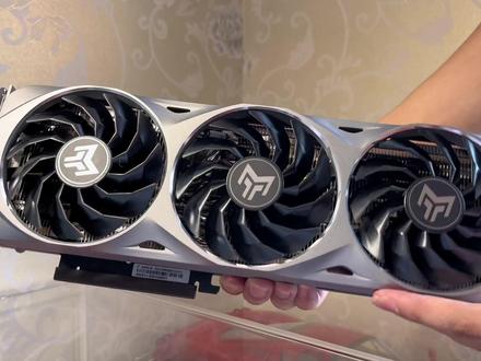 听说4060Ti只要2800?这是要被背刺了啊 这个影驰金属大师V2OC要是把这磨砂铝改成削光铝的银色感觉真就完美了#diy电脑 #rog