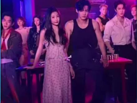 #双轨空降开播 网剧《双轨》开播了,喜欢的宝子们去看吧!#双轨 #虞书欣 #何与