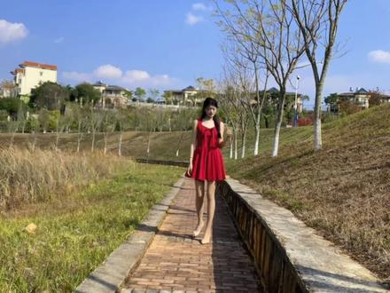 “正巧,我在等你” #贝微微 #第57次取消发送 #日常穿搭 #约拍 @加菲猫