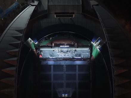 活力之光·稻花香2025群星演唱会(黄冈站)
活力之光·稻花香2025群星演唱会(黄冈站)将于12月26日在市体育中心体育场开唱。届时,李荣浩、吴克群、郁可唯、动力火车、叶世荣等实力唱将齐聚黄州,为市民献上一场多元曲风交融的音乐盛宴。
作为“活力之光”系列演唱会的第八站,本次演出延续系列“活力”内核,深情民谣、治愈女声、摇滚经典与新生代锐音同台碰撞,将以高品质演出点燃黄冈的冬日夜晚。
据了解,“活力之光”系列演唱会已先后走进襄阳、十堰、武汉、宜昌、郧西、孝感、天门等地,每一站都以高品质的演出水准爆棚,现场的活力氛围圈粉无数,成为口碑与热度双丰收的文化IP。
值得一提的是,本场演唱会将东坡文化与流行音乐巧妙融合,通过创意编排,让市民感受诗意与激情的碰撞、传统与现代的对话。#寻美中国旅拍大赛 #寻美黄冈#大疆御4pro