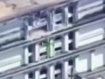 泰国和柬埔寨13条战线开火冲上热搜!#科普 #涨知识 #泰国 #柬埔寨 #国际局势