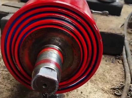 不正确操作会导致液压油缸的拉伤。拉伤了该怎么办?#卡车司机 朋友们关注#自卸车液压缸#海沃油缸