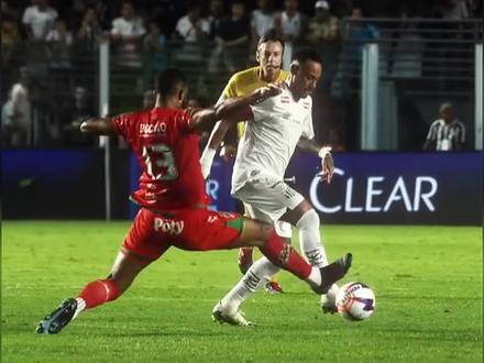 险些被废!34岁#内马尔 刚刚伤愈复出就遭遇暴力飞铲,让内马尔彻底愤怒了#桑巴舞者#巴西队#桑托斯#dou来足球季