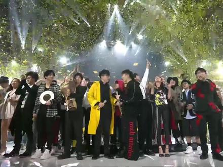 毛不易逆袭之路最终章!那年夏天他拿出了14首原创,硬生生用才华战胜了资本#毛不易 #盛夏 #马伯骞 #李荣浩 #音乐