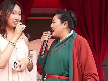 高个子女孩落落大方#王婆说媒