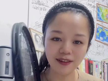 威尔逊小黑拍 pro staff V13使用感受来啦~
适合喜欢打攻击球的我
#网球#威尔逊prostaff #威尔逊网球拍