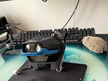 用宝马m4的激光大灯做夜行头的,没有一个手电能比这效果了! #diy #科技 #手工diy