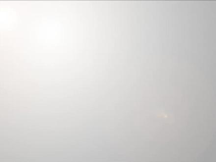 #消防安全 车辆充电时起火,不要盲目自救,应该第一时间拨打119.