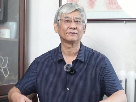 #秘锡林 《老秘說》“是中书协会员就没水平吗?”崔寒柏先生有个视频以亲身经历谈与中书协相关的问题,我觉得谈的很好,所谓“奇文共欣赏,疑义相与析”。这样的视频我看到了,也想让朋友们一起听听。中书协到底怎么回事,中书协会员到底什么水平,不能只听网友或者书协的人说,“兼听则明偏信则暗”,都听听有好处。