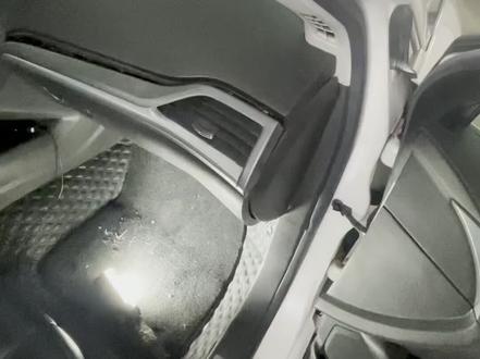 新款蒙迪欧空调滤芯更换教程