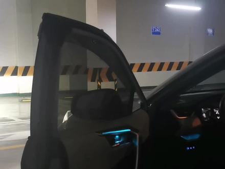 过沟过坎,车门有异响,看我使用两张创可贴解决#丰田 #荣放 #异响 #抖音汽车 #汽车知识