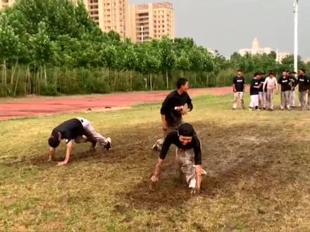 下雨天来个滑垒扑垒吧⚾️⚾️⚾️⚾️⚾️@#鹤壁棒垒球 #体育精神 #青春的样子 #团队精神