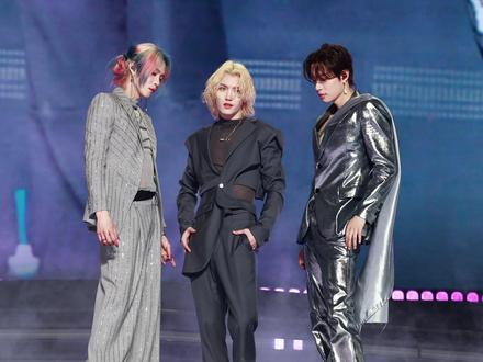 好久没看空间 一腿更比一腿长#ONER狂欢巡演日记 #ONER万能狂欢派对广州站 #岳岳pinkray #木子洋 #灵超