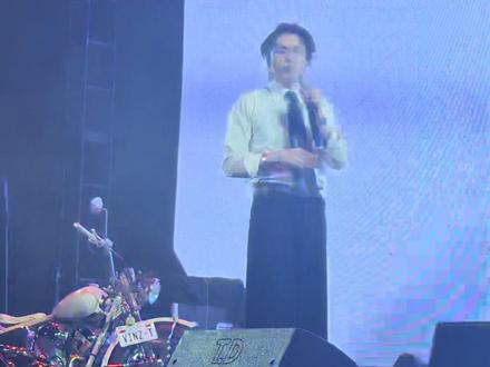 vt gali未发合作曲《Different》首唱
1228Vinzt巡演北京场
*gali一开嗓听得vinzt速速爽补了一张票#vinzt #gali #VinztSayMyName巡演 #北京 #gali梦男 @Vinz-T徐赢(VT) @寸村CUNCUN