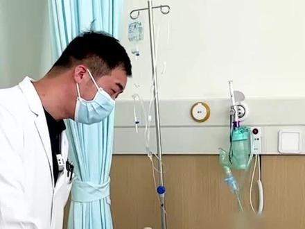 因为肠道坏死,紧急手术切除坏死肠管,但最后剩余肠管已经很短了。只能先保命了。#肠梗阻 #肠粘连 #肠坏死 @河北医大一院梗阻性肠病诊疗中心 @抖音小助手