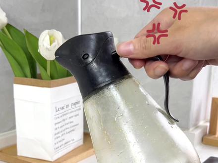 油瓶厚厚的油垢难清洁,教你一招油瓶立马干净如新!#生活小妙招