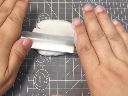 熊猫花花好可爱~养不起真的但可以手工捏一只~#手工diy #手工 #石塑粘土 #摇摇乐 #熊猫花花#创意手工 #亲子手工 #我要上热门 #粉丝一千万 #萌知计划 #一起玩手工吧 #手工教程 #熊猫 #熊猫滚滚