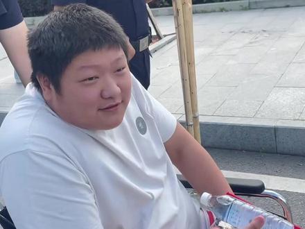 “当警察工资高不高”,全县身高最高考生灵魂发问#高考 #咸宁公安