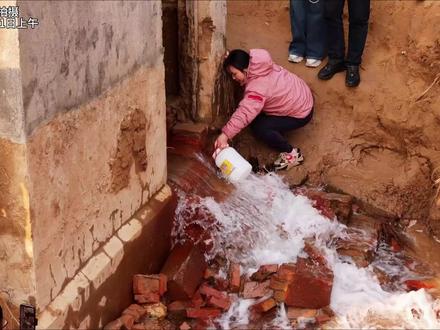 天降祥瑞,郑州贾鲁河源头复涌 时隔32年,温泉眼再次涌出,已经持续八天#郑州贾鲁河源头泉水又喷出来了 #郑州 #郑州贾鲁河源头水复涌 #河南 #贾鲁河