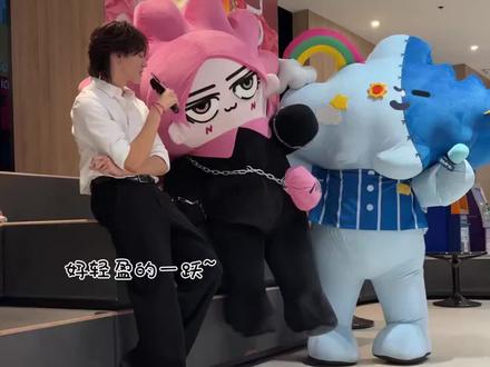 爱搞怪的neona和爱姐姐的smyle~#neona #smyle
