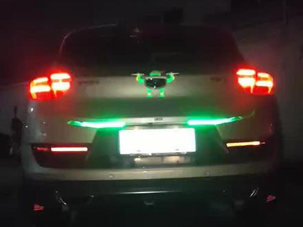 帝豪GS加了尾箱跑马灯晚上特别好看